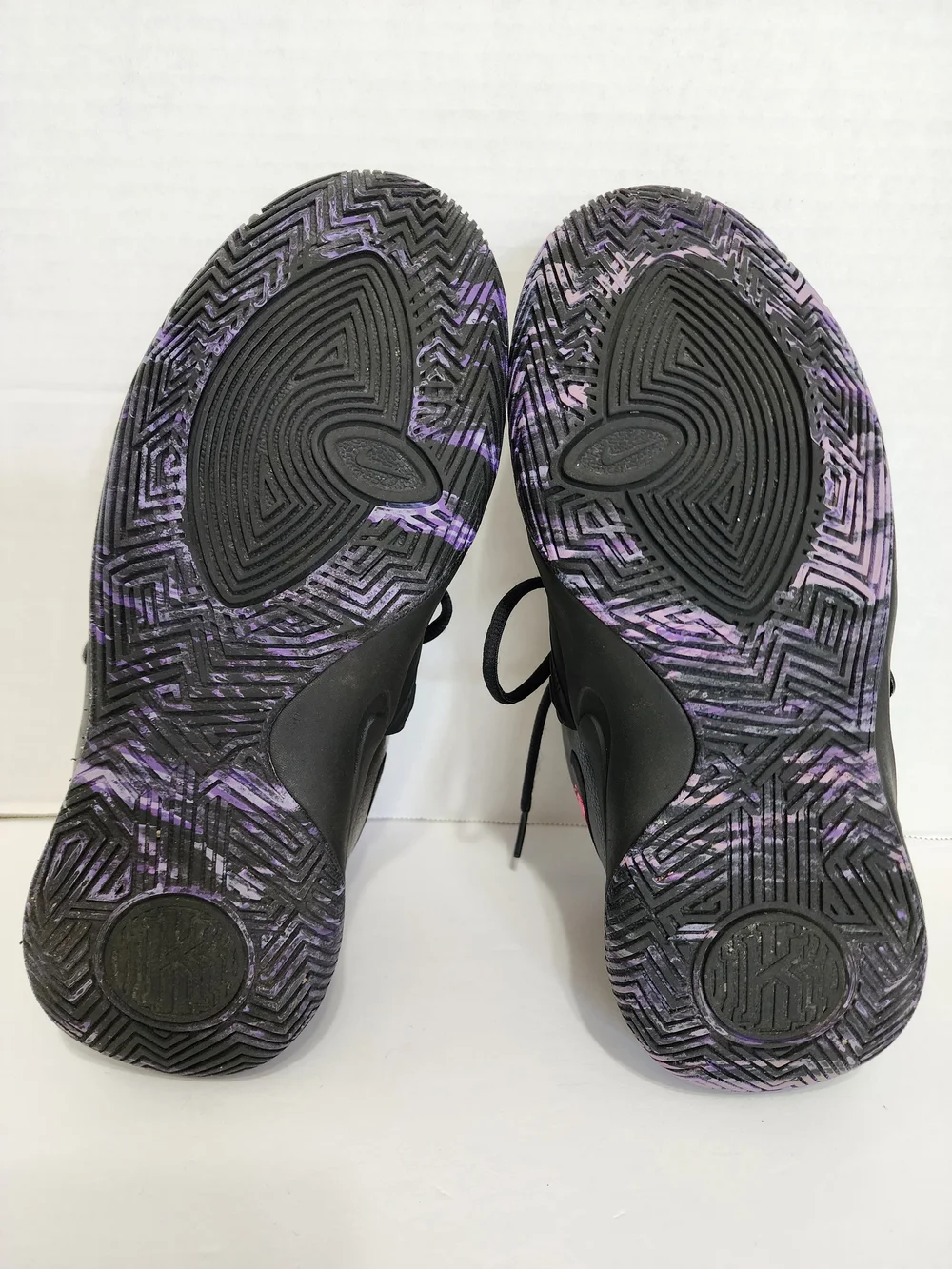 Nike Kyrie Flytrap 3 GS Floral Swoosh Basketball Shoes Black 6Y FLAW READ DESC